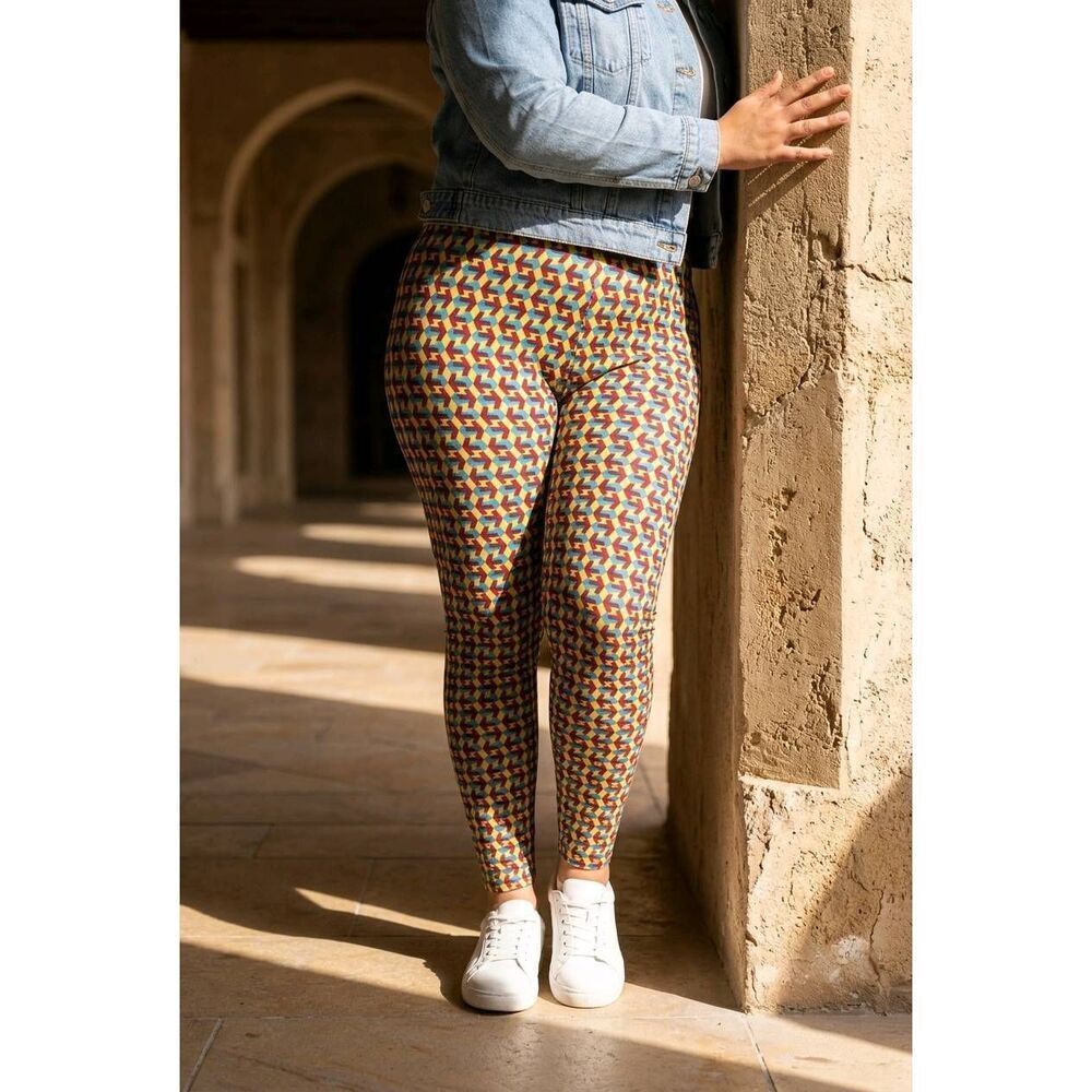 🔺️NWT LuLaRoe Blue, Yellow, & Red Geo Print Pants Tall & Curvy Size 12-18